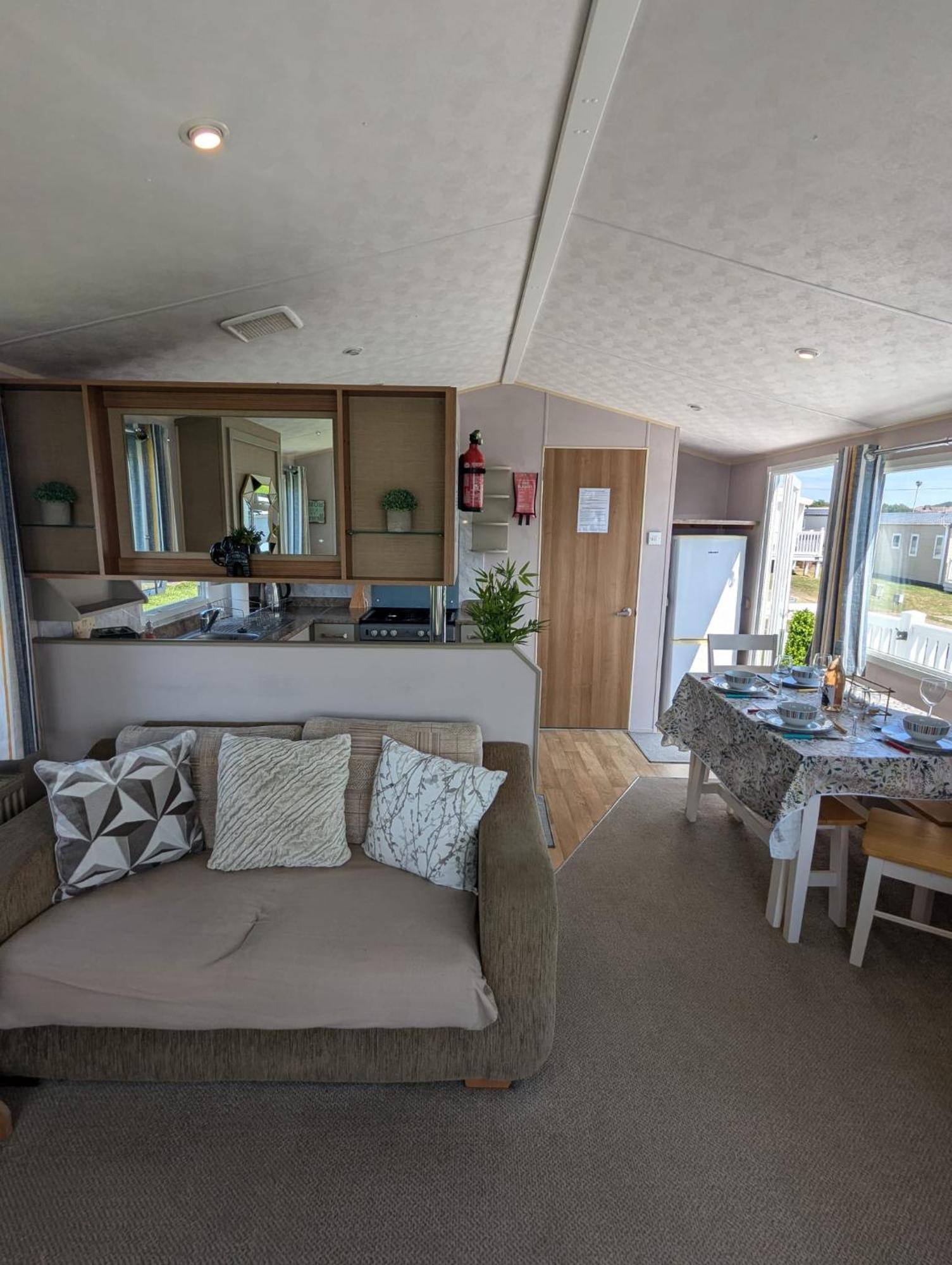 Lovely Family Dog Friendly Caravan On Littlesea Holiday Park Weymouth Haven Wyke Regis Exterior foto